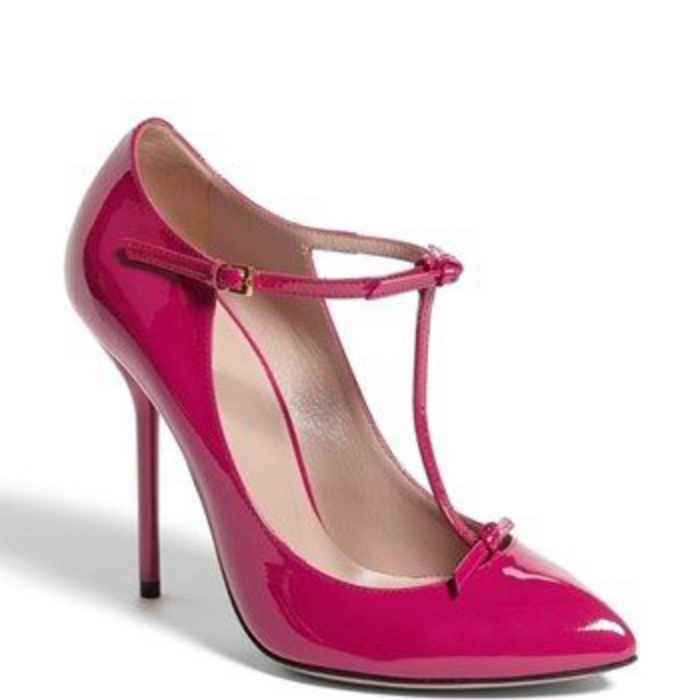Pre Owned Gucci Beverly Patent T-Strap Pumps
